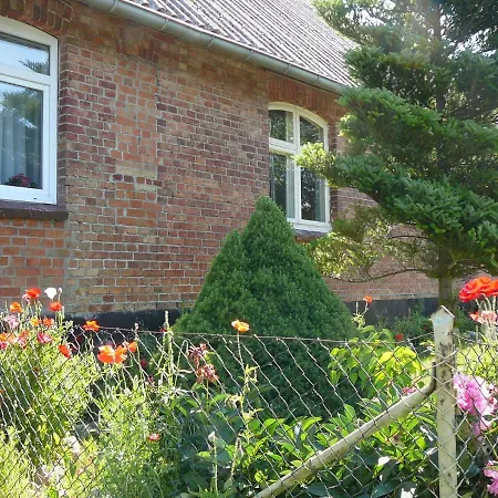 Dom wakacyjny Comfortable Holiday Near The Beach In Am Salzhaff Pepelow
