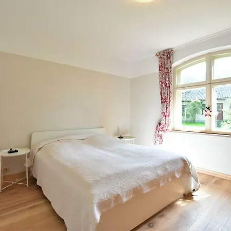 Comfortable Holiday Near The Beach In Am Salzhaff Pepelow